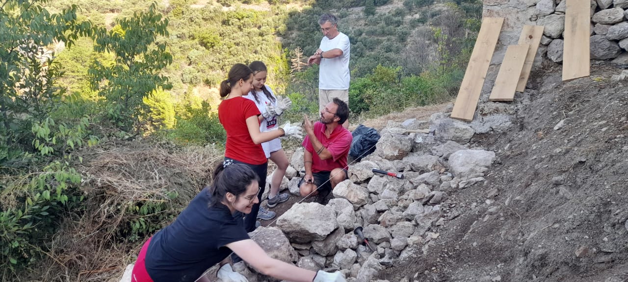 Réhabilitation et Aménagement de sentier – Moustiers